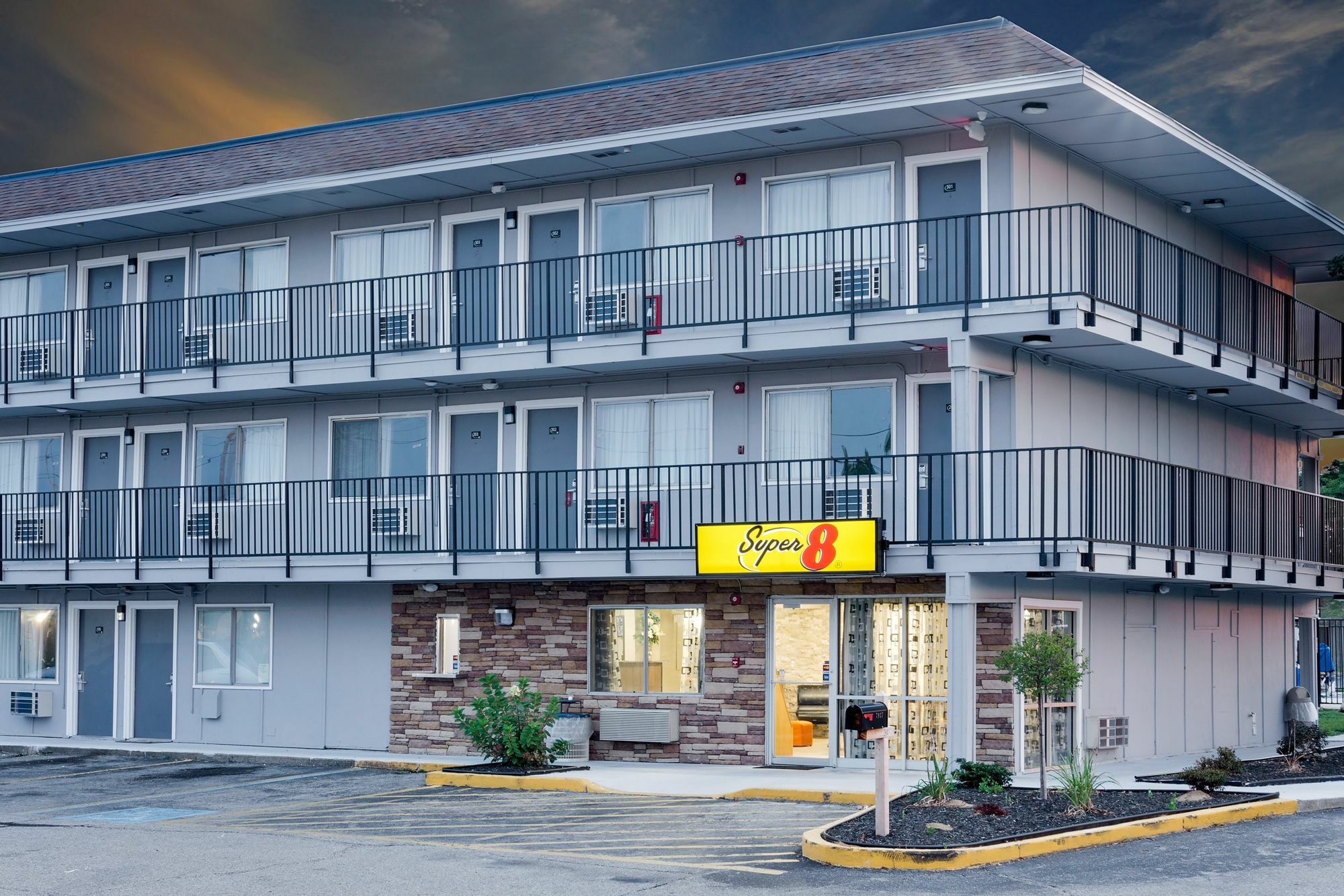 Super 8 By Wyndham Florence Luaran gambar